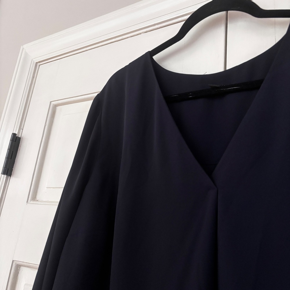 Talbots Navy Blue Plus Size 2X Blouse Long Sleeve V Neck Flowy Lightweight Top - Picture 5 of 10